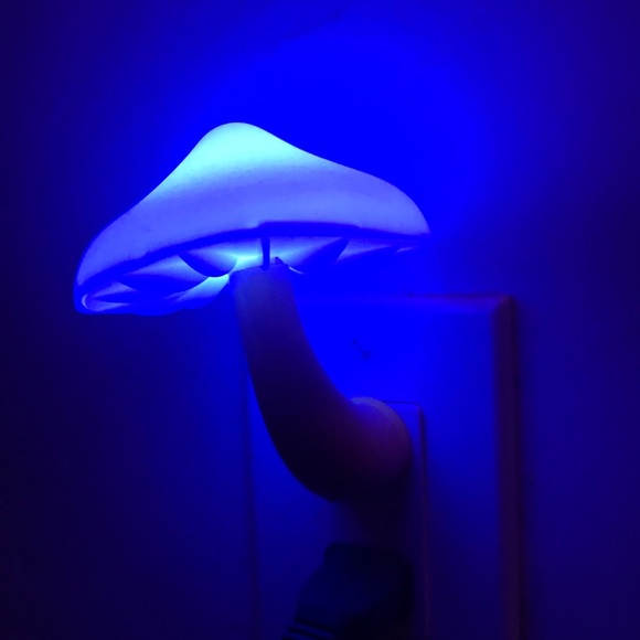 Rainbow mushroom night light plug in rave dance trippy psychedelic shroom party - Picture 9 of 11